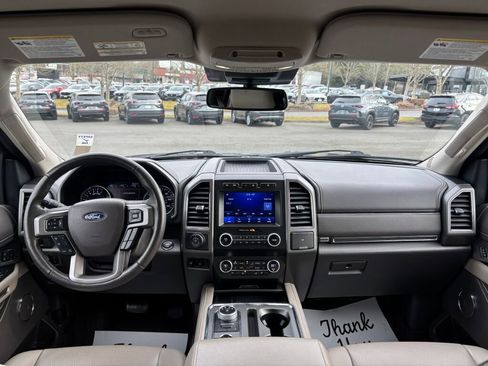 Used 2021 Ford Expedition XLT image 12
