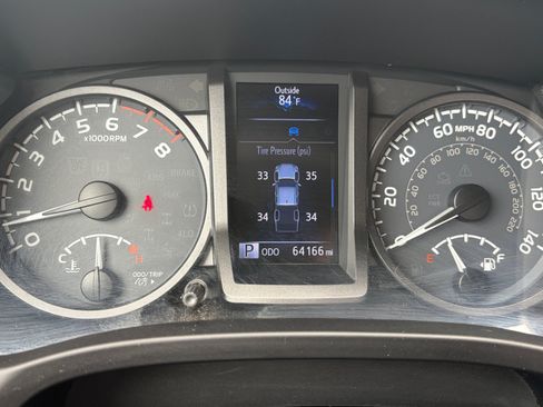 Used 2019 Toyota Tacoma TRD Off-Road w/ TRD Premium Off Road Package AWD/4WD image 19