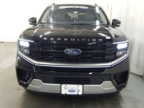 New 2025 Ford Expedition Platinum w/ Platinum Ultimate Package image 8