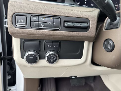 Used 2023 GMC Yukon Denali image 34