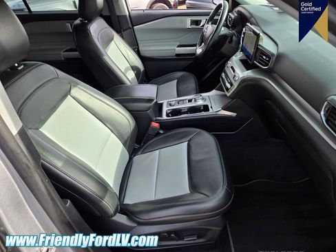 Certified 2022 Ford Explorer XLT image 16