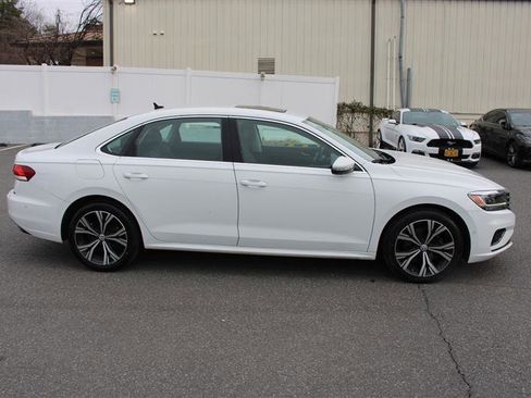 Used 2020 Volkswagen Passat 2.0T SEL image 9