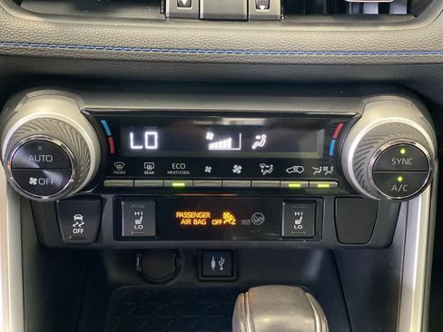 Used 2019 Toyota RAV4 XSE w/ XSE Weather Package AWD/4WD image 21