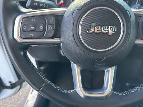 Used 2018 Jeep Wrangler Unlimited Sahara image 24