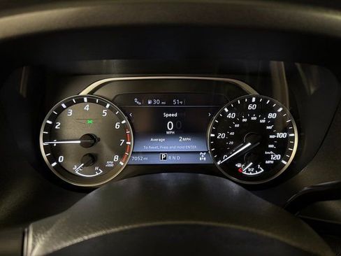 Used 2023 Nissan Titan SV w/ SV Convenience Package image 12