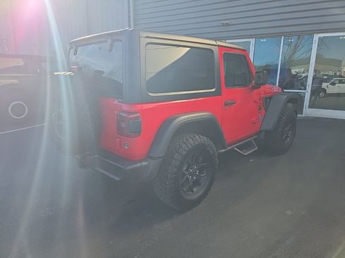 Used 2025 Jeep Wrangler Willys image 13