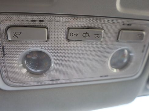 Used 2015 Toyota RAV4 LE FWD image 34