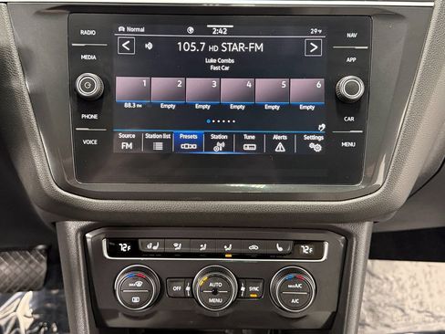 Used 2021 Volkswagen Tiguan SEL w/ 2-Row Tiguan MDO Package image 19