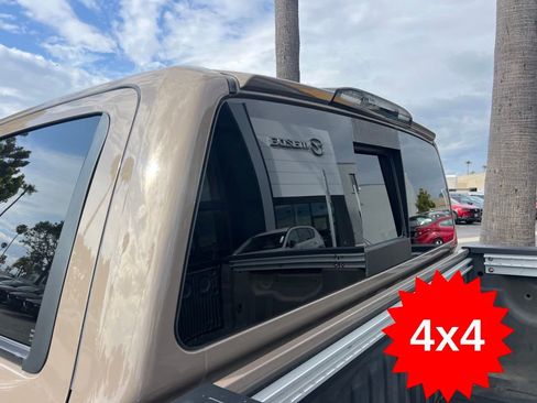 Used 2021 Nissan Titan PRO-4X w/ Pro-4x Convenience Package AWD/4WD image 12
