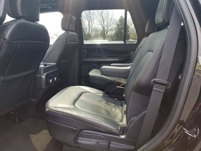 Used 2023 Ford Expedition Platinum AWD/4WD image 16