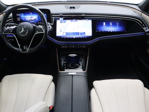 Used 2025 Mercedes-Benz E 350 Sedan image 32