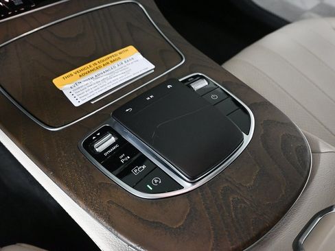Used 2022 Mercedes-Benz E 350 Sedan image 15