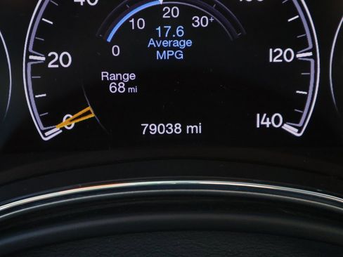 Used 2019 Jeep Grand Cherokee Laredo image 29