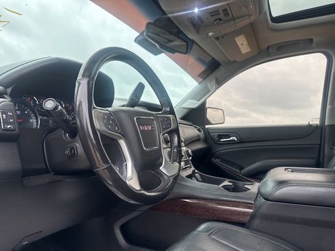 Used 2019 GMC Yukon XL SLT image 37