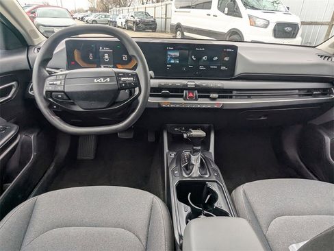 Used 2025 Kia K4 LXS image 27