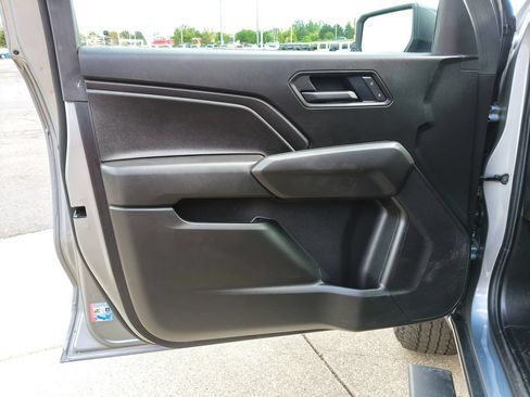 Used 2025 Chevrolet Colorado Trail Boss AWD/4WD image 9