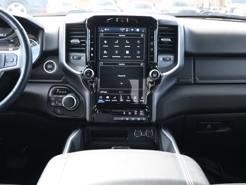Used 2023 RAM 1500 Big Horn image 32