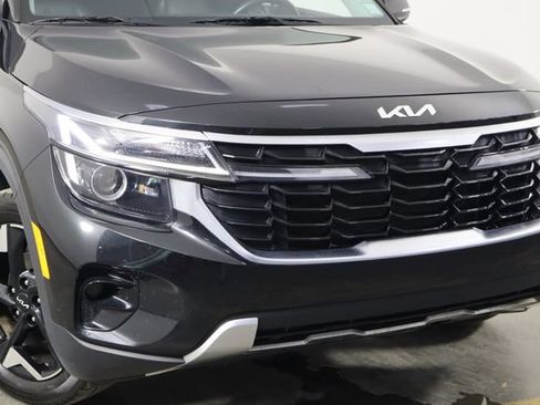 Used 2024 Kia Seltos EX FWD image 47