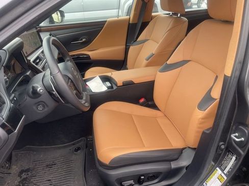 Used 2024 Lexus ES 250 w/ Premium Package image 8
