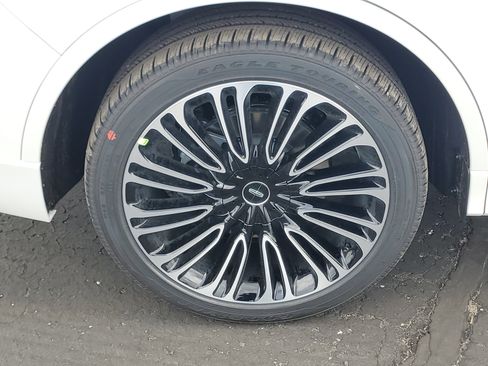 New 2026 Lincoln Aviator Black Label AWD/4WD image 5