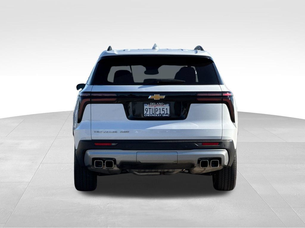 Used 2025 Chevrolet Traverse LT AWD/4WD image 4