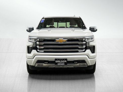 Used 2024 Chevrolet Silverado 1500 High Country w/ Technology Package AWD/4WD image 8
