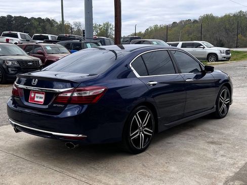 Used 2017 Honda Accord Sport image 6