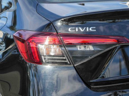 Used 2025 Honda Civic Sport image 11