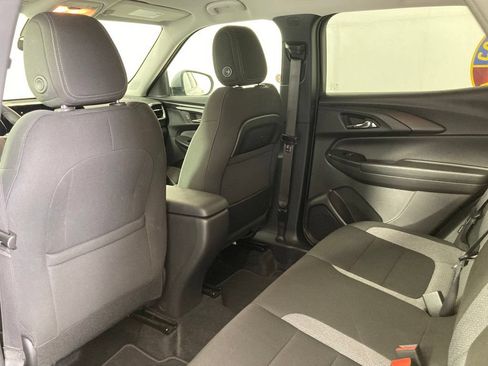 Used 2025 Chevrolet TrailBlazer LT AWD/4WD image 16
