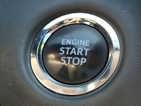 Certified 2022 Toyota Highlander XLE image 24