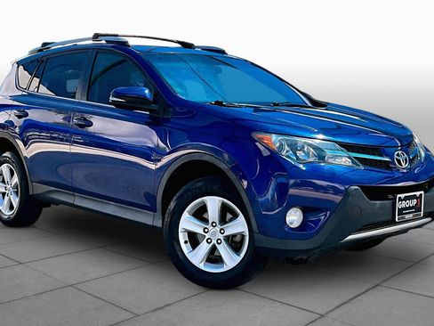Used 2014 Toyota RAV4 XLE FWD image 2