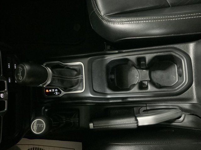 Used 2018 Jeep Wrangler Unlimited Sahara AWD/4WD image 24