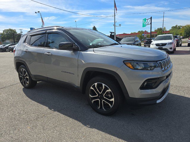 Used 2022 Jeep Compass Limited AWD/4WD image 1