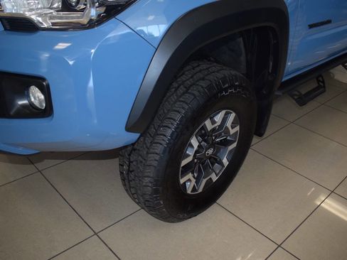 Used 2019 Toyota Tacoma TRD Off-Road w/ Technology Package AWD/4WD image 13