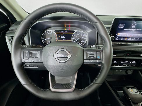 Used 2026 Nissan Rogue SV image 11