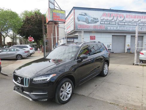 Used 2018 Volvo XC90 T6 Momentum w/ Convenience Package AWD/4WD image 2