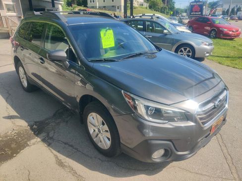 Used 2018 Subaru Outback 2.5i Premium AWD/4WD image 8