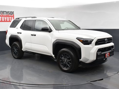 Used 2026 Toyota 4Runner SR5 AWD/4WD image 6