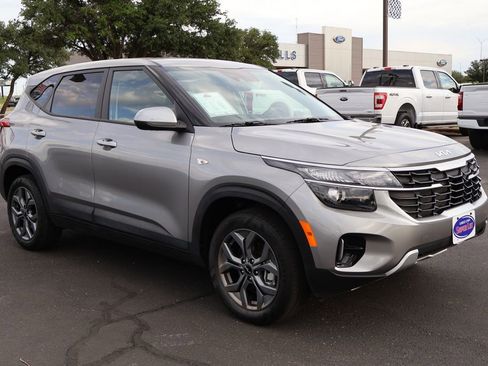 Used 2026 Kia Seltos LX AWD/4WD image 8