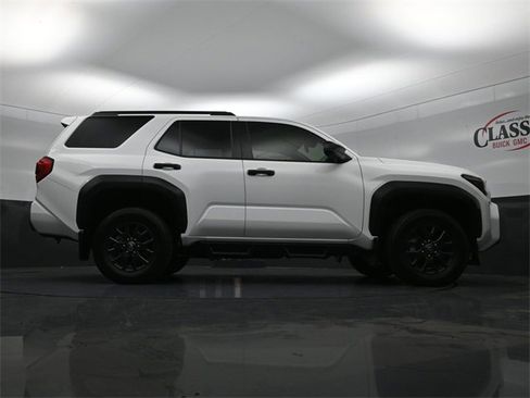 Used 2025 Toyota 4Runner SR5 image 30