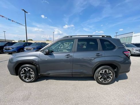 Used 2025 Subaru Forester Premium w/ Convenience Package #1 AWD/4WD image 2