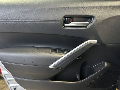 Used 2024 Toyota Corolla Cross XLE w/ Convenience Package AWD/4WD image 22