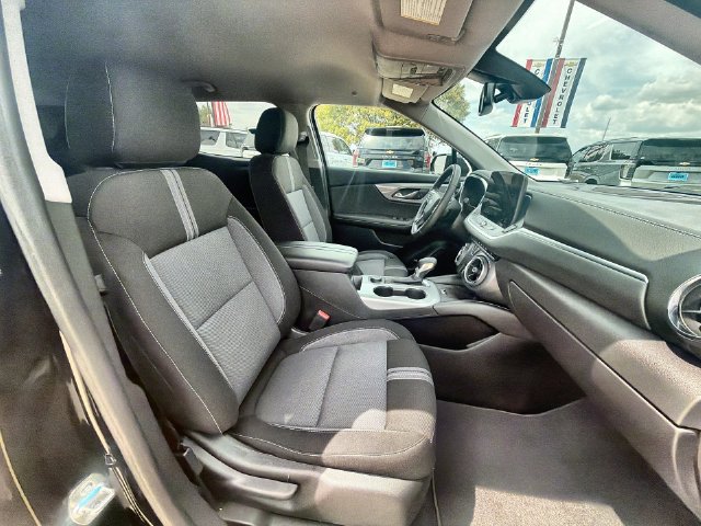 Used 2024 Chevrolet Blazer LT w/ Convenience Package FWD image 27