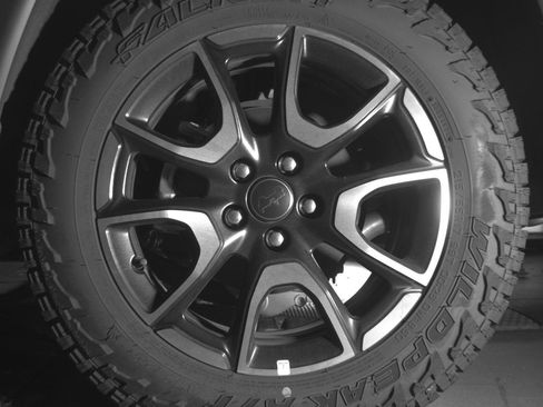 Used 2025 Jeep Compass Trailhawk AWD/4WD image 14
