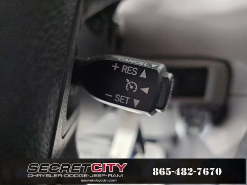 Used 2012 Toyota Tundra 4x4 Double Cab image 16