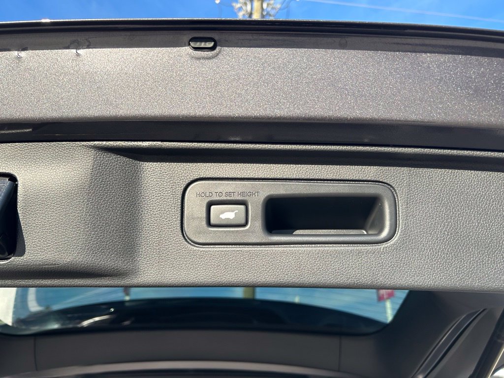 Certified 2025 Honda Pilot Touring image 7