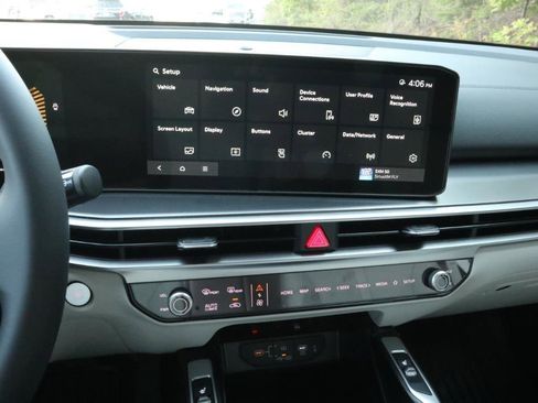 New 2025 Kia Sorento S w/ Panoramic Sunroof Package FWD image 8