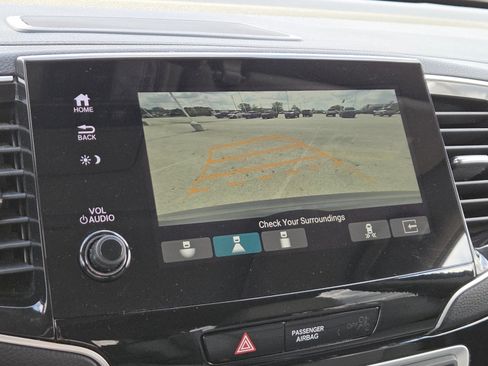 Used 2021 Honda Pilot Touring image 10