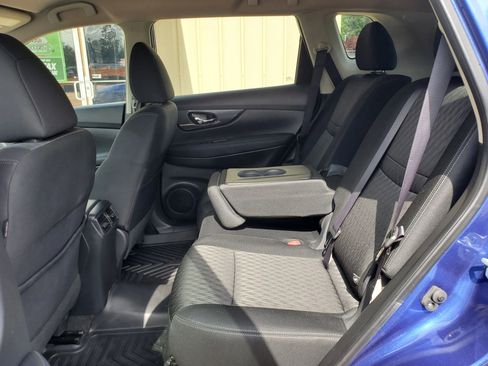 Used 2017 Nissan Rogue SV w/ SV Premium Package AWD/4WD image 30