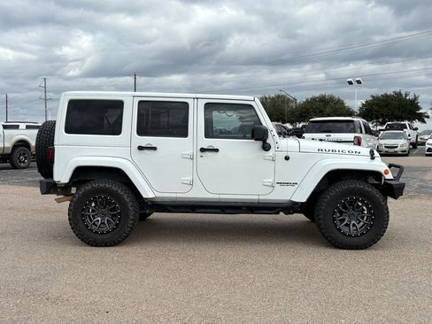 Used 2014 Jeep Wrangler Unlimited Rubicon image 4